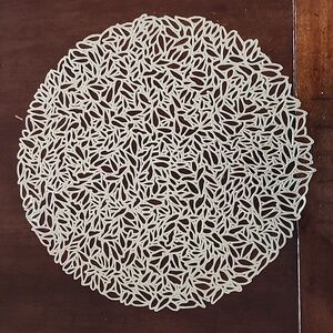 Gold round vinyl place mats